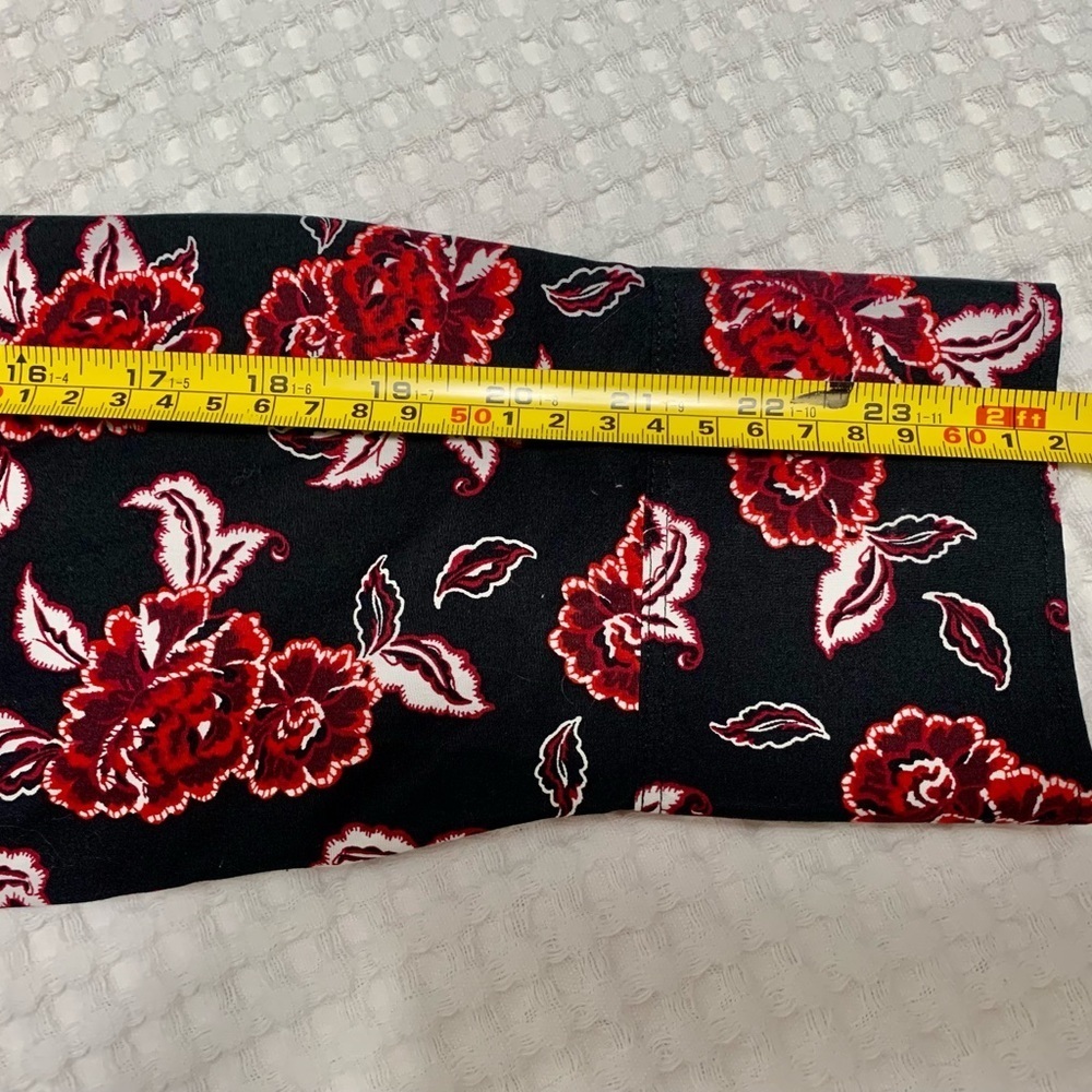 LANDS END WRINKLE FREE NO IRON FLORAL BUTTON DOWN
TUNIC BLOUSE-SIZE 12 - Picture 12 of 13